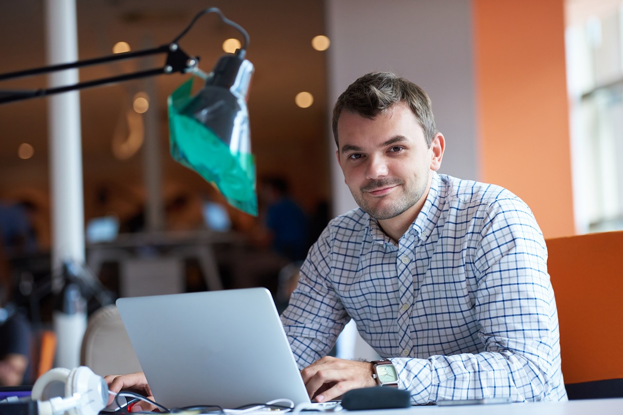 découvrez l'univers inspirant des femmes entrepreneures, qui transforment des idées en succès grâce à leur créativité et à leur détermination. suivez leurs parcours, leurs conseils et leurs stratégies pour réussir dans le monde des affaires.